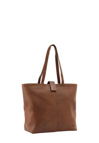 Sac cabas en cuir marron avec une texture lisse, de forme rectangulaire et des poignées courtes. Présente une couture verticale et un marquage subtil en bas.