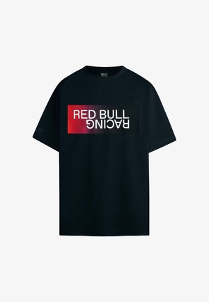 Must musta särk lühikeste varrukatega, millel on rinnaesuletav punane ja valge "RED BULL RACING" graafiline kujundus.