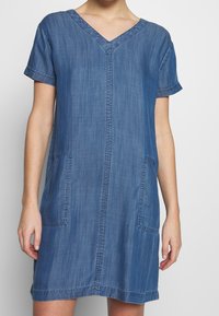 Esprit Jeansklänning - blue