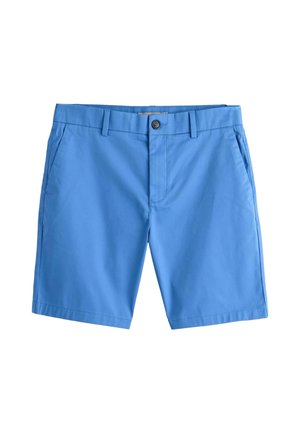 Herre lyseblå knælange shorts med bæltestropper, forreste knap, lynlåsgylp og sidelommer på hvid baggrund.