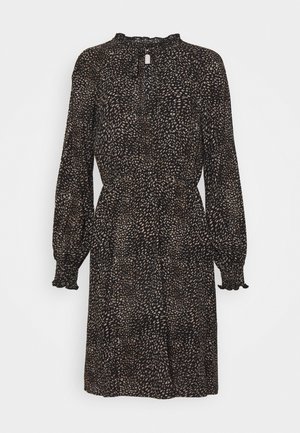 Robe noire à manches longues, col froncé et taille à cordon. Présente un motif dispersé de marron clair et beige sur l'ensemble.