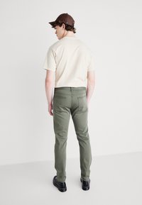 GAP PANT - Jeans slim fit - olive