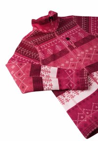 Suéter de lana con patrón rojo y rosa, con cremallera y cuello alto, y un bolsillo en el pecho con cremallera, que presenta diseños geométricos y de copos de nieve de estilo nórdico.