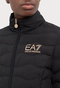 EA7 Emporio Armani Zimska jakna - black
