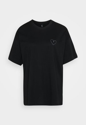Crna pamučna majica opuštenog kroja, kratkih rukava, okruglog izreza i s malim svijetlosivim dizajnom srca na lijevoj strani prsiju.
