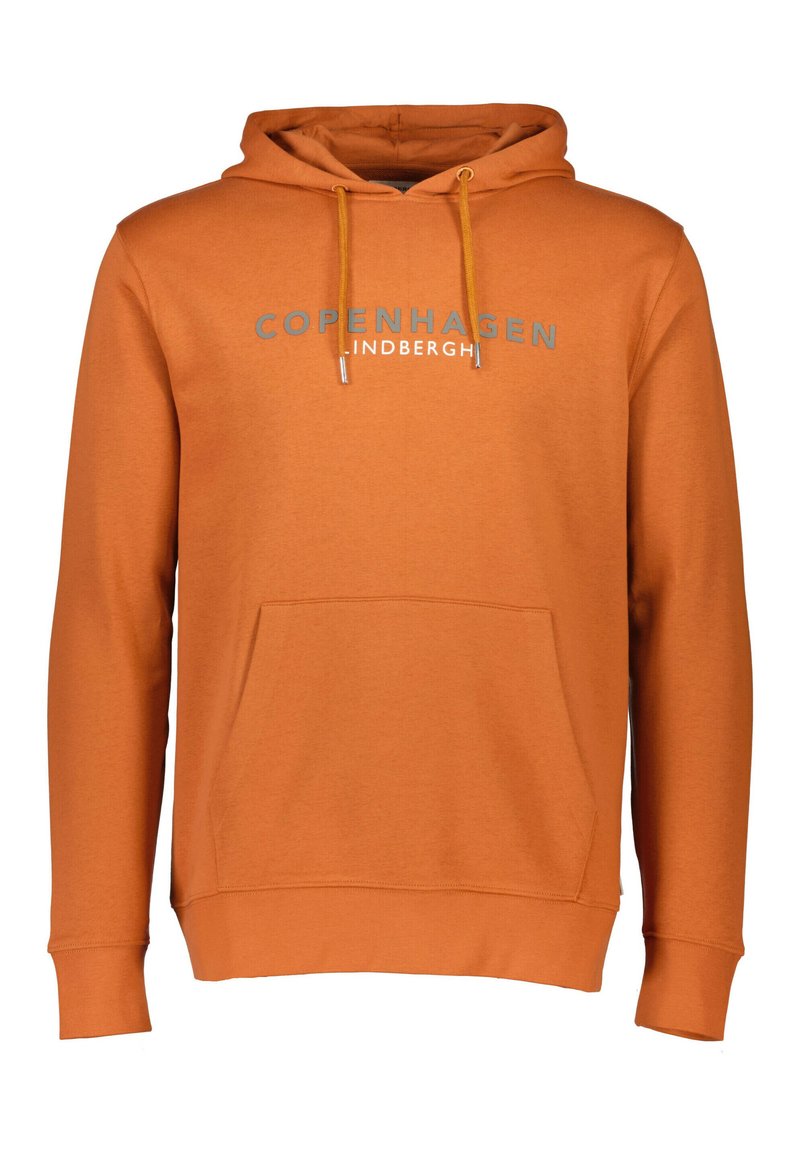 Sudadera naranja con bolsillo tipo canguro en la parte delantera, capucha con cordón y texto "Copenhagen Lindbergh" en gris a lo largo del pecho. Textura suave.