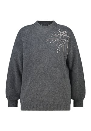 Grijze gebreide trui met lange mouwen en een ronde halslijn, voorzien van bloemvormige rhinestone-versieringen aan de linkerkant.