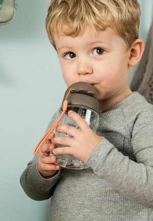 Done By Deer, STRAW BOTTLE TINY TRAILS SAND 280 ML UNISEX - Drikkeflasker - sand