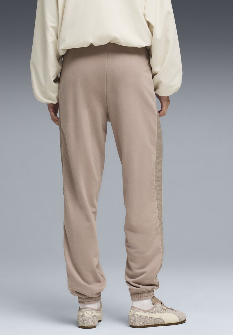 Puma JOGGING - Teplákové kalhoty - sandstone