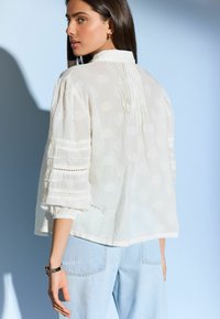 Next TEXTURED LONG SLEEVE TRIM - Nööpidega pluus - off white