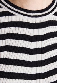 Object Tall Maglione - black