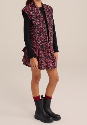 WE Fashion, Jupe trapèze - pink