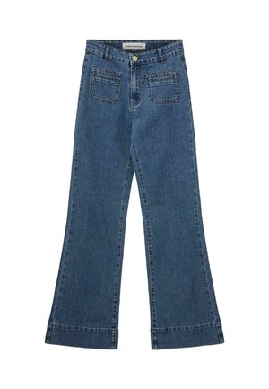 Jeans a vita alta e svasati in denim blu. Presentano tasche frontali, chiusura con bottone e orlo leggermente svasato. Finitura pulita.