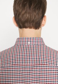 Jack & Jones PREMIUM JPRBLUBROOK OXFORD  NOOS - Camisa - syrah