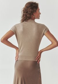 TATUUM T-shirt basic - beige