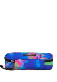 Estuche de lápices azul con un patrón marmoleado colorido en rosa y verde. Cuenta con un cierre de cremallera y una superficie de tela texturizada.