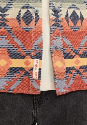 REVOLUTION, REVOLUTION SHIRT - Skjorter - orange