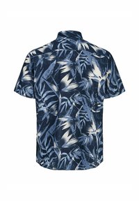 Tengerészkék rövid ujjú ing világoskék és fehér trópusi levélmintával, gombos gallérral és laza szabással.