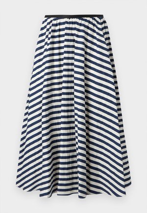 Μακριά φούστα με διαγώνιες ρίγες σε ναυτικό μπλε και λευκό, με μαύρη ελαστική μέση, απλωμένη σε λευκό φόντο.
