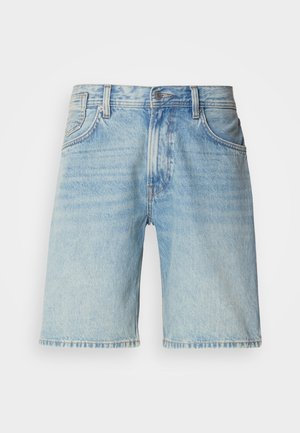 Pantaloncini in denim azzurro chiaro con vestibilità regolare, dotati di cinque tasche, chiusura con bottone e dettagli a orlo sfrangiato. Tessuto dalla texture liscia.