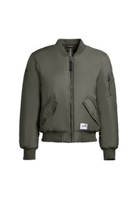 Veste bomber vert olive avec fermeture éclair à l'avant, col et poignets côtelés, deux poches avant à rabat et une poche zippée sur la manche gauche.