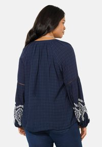 Live Unlimited London EMBROIDERED SLEEVE - Camicetta - navy