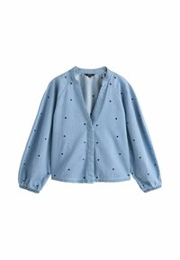 Jasnoniebieska kurtka dżinsowa z granatowym haftem w kształcie serca, luźnym krojem, rękawami raglanowymi i ściągaczami na mankietach. Otwarta z przodu, bez zapięć.