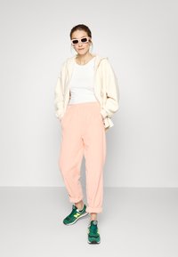 American Vintage PADO - Calças - camelia