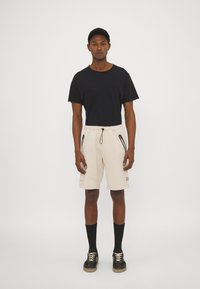 EA7 Emporio Armani BERMUDA - Pantaloni sportivi - grigio perla