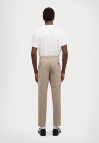Michael Kors LIGHT TRAVEL PANT - Oblekové nohavice - beige