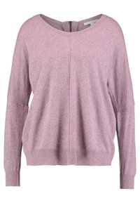 Jasnoróżowy, oversize sweter z szerokim dekoltem, obniżonymi szwami ramion i zamkiem z tyłu. Miękka tekstura, ściągacze na mankietach i u dołu.