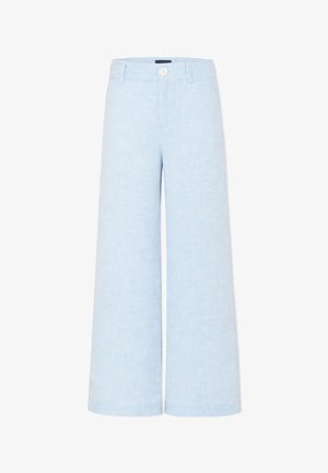 Pantaloni a gamba larga azzurri chiaro con chiusura con bottone e zip, passanti per cintura e design pulito e minimalista su sfondo bianco.