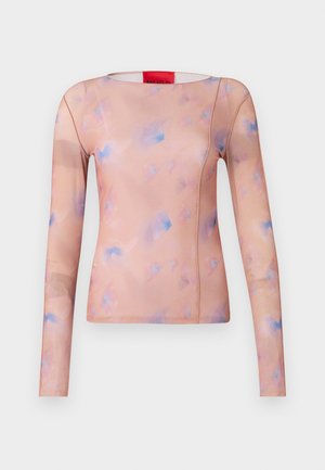 Langermet topp i lys fersken med abstrakte pastellblå og rosa mønstre. Glatt stoff med rund hals og detaljer i sidesømmene.