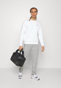 Champion BASIC CREWNECK - Pusa - white