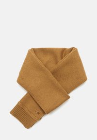 Brązowy dziergany szalik o teksturowanym wykończeniu, z żeberkowymi końcówkami i małym haftowanym logo z boku.