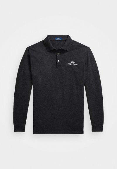 Dlhý rukáv, čierna polo košeľa z bavlny s klasickým golierom, troj-button zapínaním a bielym vyšitým logom na hrudi.