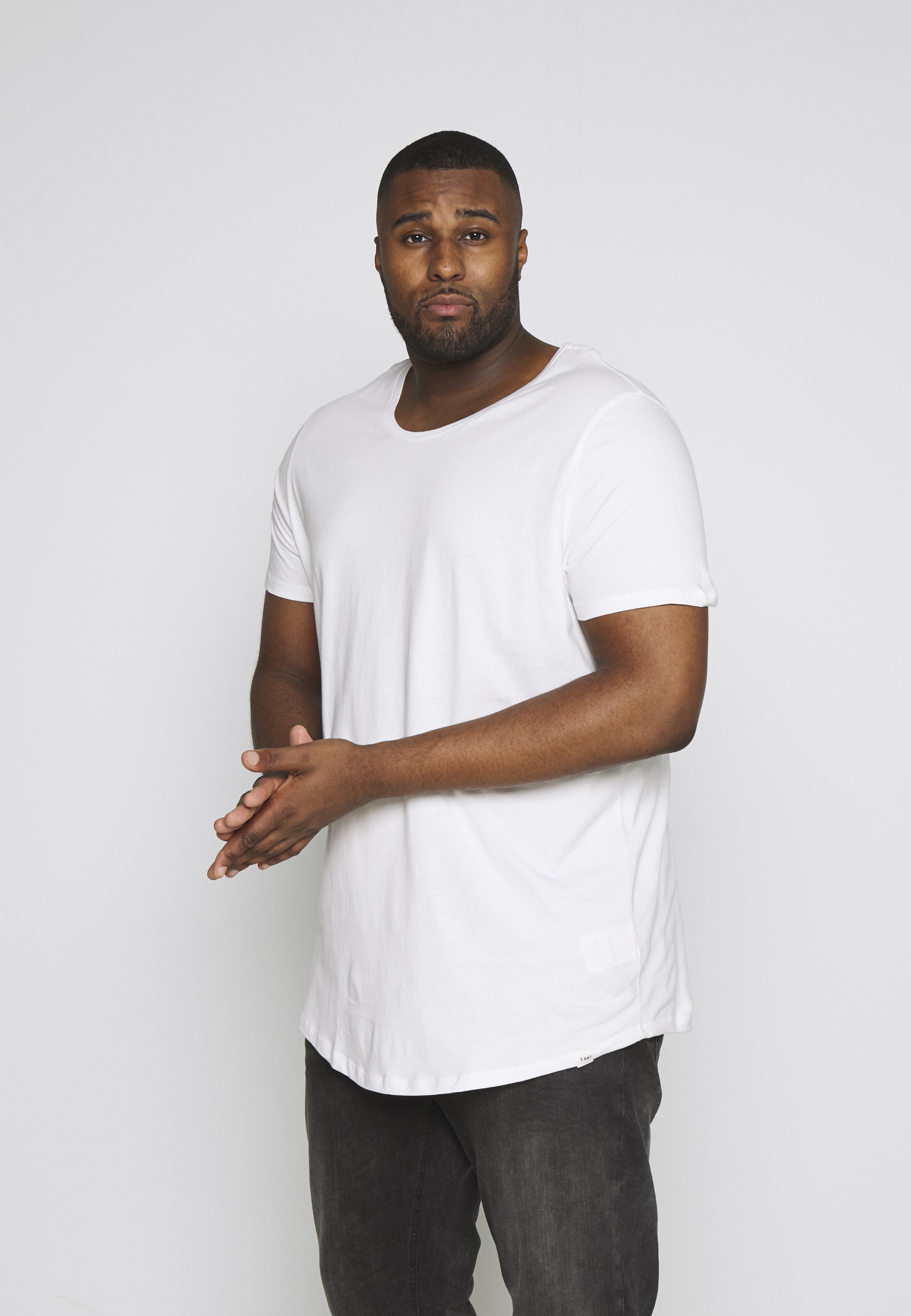 Lee SHAPED TEE T shirts cloud dancer Zalando.no Lee SHAPED TEE - T-shirts - red