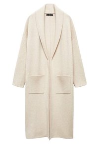 Abrigo largo beige de frente abierto con cuello chal y dos bolsillos delanteros de parche, hecho de una suave tela texturizada.