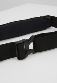 ASICS WAISTPACK - Gürteltasche - performance black