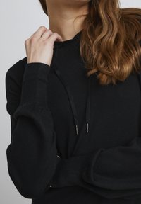 b.young Luvtröja - black denim