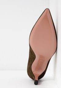 Oxitaly Classic heels - khaki