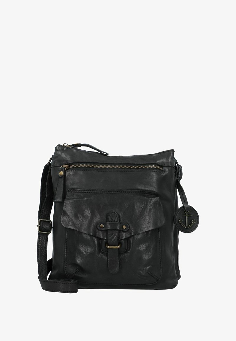 Borsa a tracolla in pelle nera con chiusura a zip, tasca frontale con patta, tracolla regolabile e dettaglio con charm ad ancora. Texture liscia, design compatto.