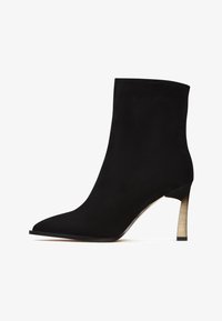 Unausgewählt, black