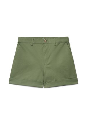 Shorts en coton vert olive avec revers roulés, bouton devant, fermeture éclair, passants pour ceinture et poches latérales sur fond blanc.