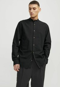 Jack & Jones JJESUMMER BAND LINEN MIX SHIRT - Pluus - black