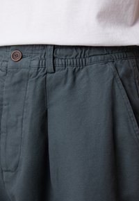 Pompeii LOOSE TROUSER - Hlače - emerald