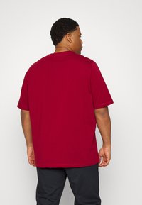 Tommy Hilfiger TEE - T-shirt básica - rouge