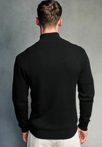 Next ZIP NECK - Strickpullover - black