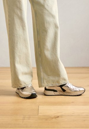 Sneakers basse - champagner/schwarz