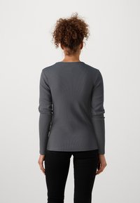 Vero Moda Tall VMCHLOE  - Langarmshirt - asphalt